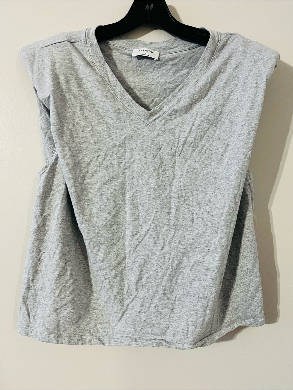 Aritzia Babaton Shoulder Pad V-neck T-shirt Sz M